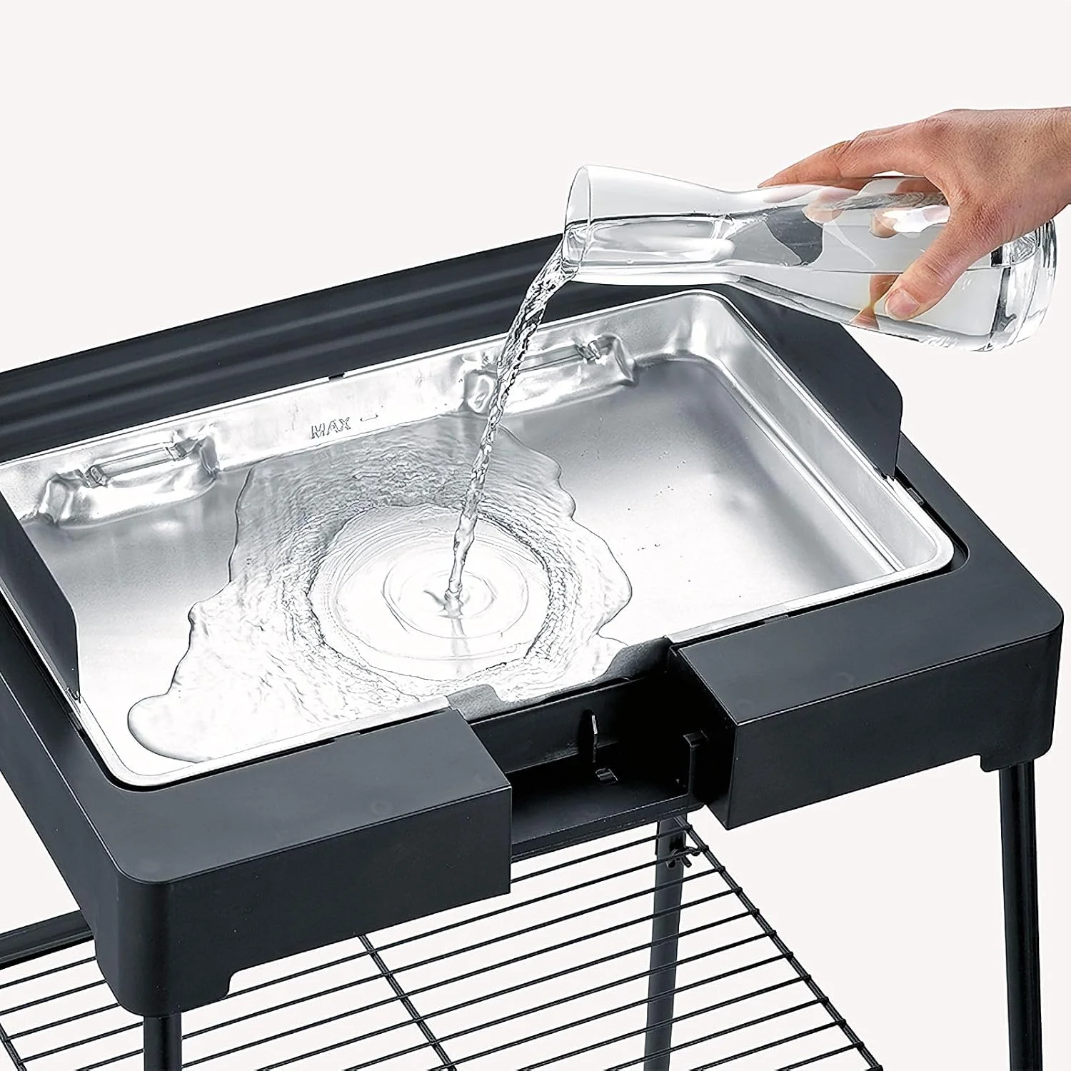 Bandeja de agua para el control de humo de la barbacoa eléctrica Severin PG 8568